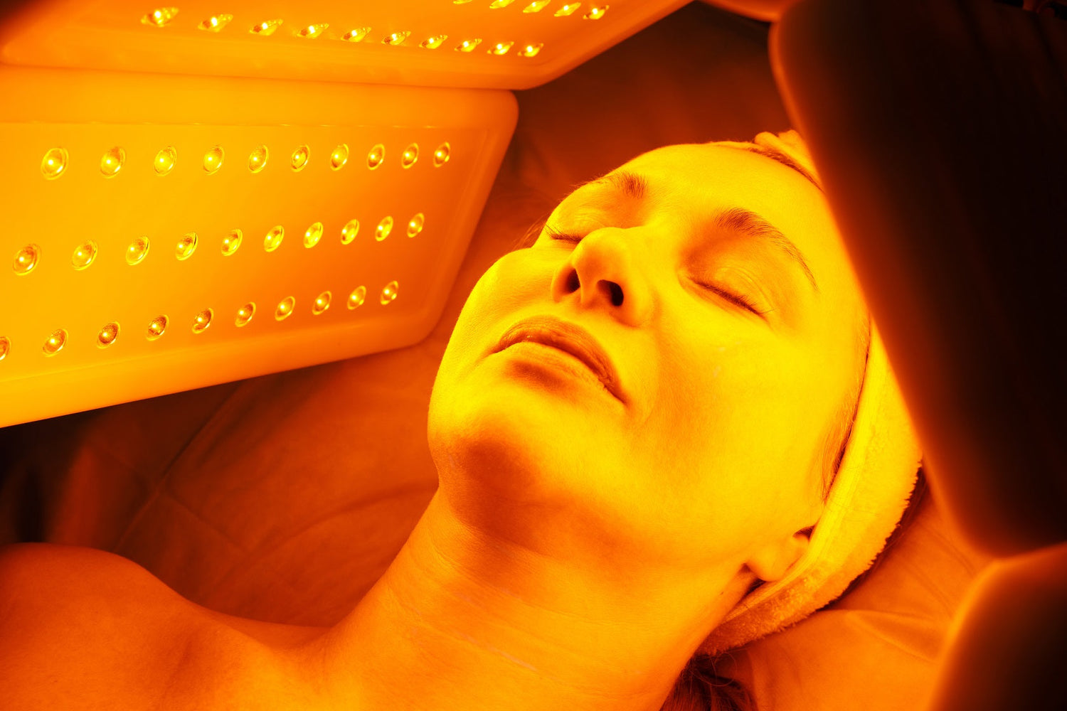 Beyond the Surface: Why Far-Infrared Heat is Superior to Traditional Heating Pads